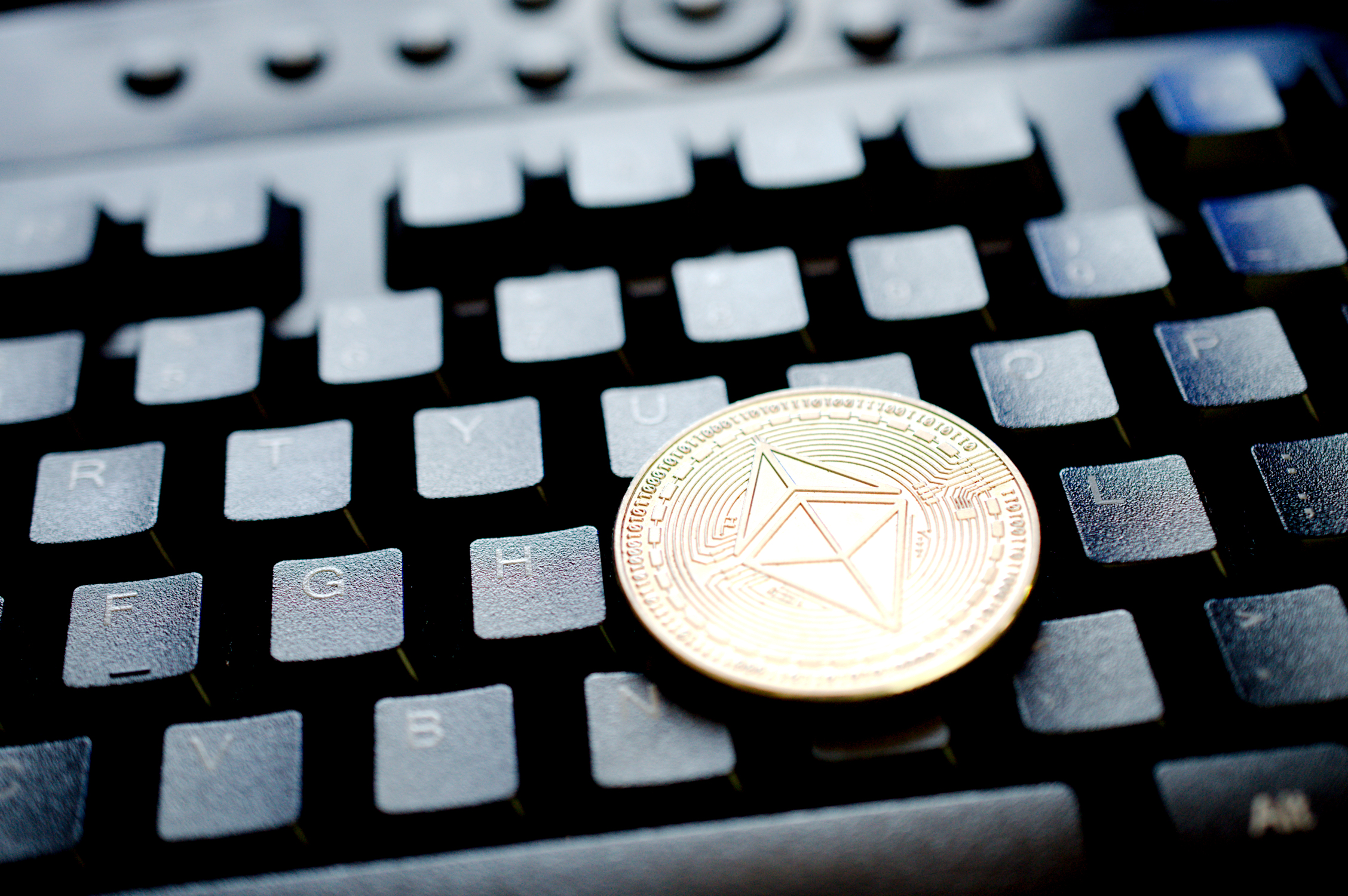 Ethereum Token on Right of Kensington Keyboard Ⓒ 2023 – Crypto Coin Opps